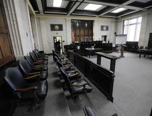 Judges, journalists clash over courtroom tweets