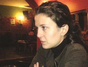 Assistant dies backstage at TV series