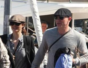 Bond takes a day off as he enjoys Istanbul islands