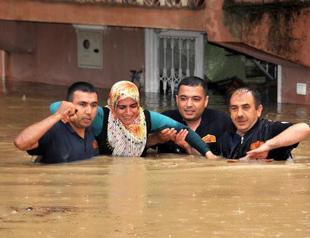 Heavy rain hits Adana in southern Turkey