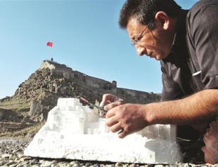 Shepherd from Kars becomes a sculptor