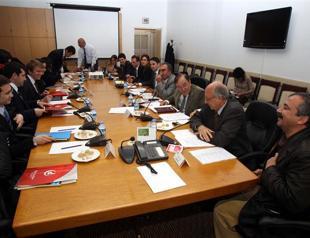 Charter team draws first border