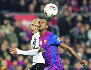 Barcelonas Abidal ‘improving’ after liver operation