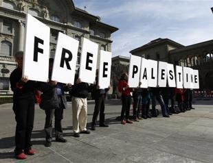 Israeli group wants flytilla activists put on trial