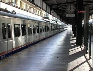 Turkish public workers’ strike shut railways, schools