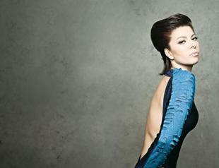 Özge Fışkın live at Istanbul club