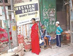 Indian central bank cuts in forex market