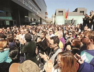 Anger grows over theater management regulations