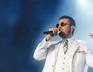 Kenan Doğulu at University concert