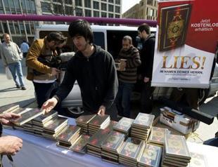 Turkish-German police removed from duty over religion