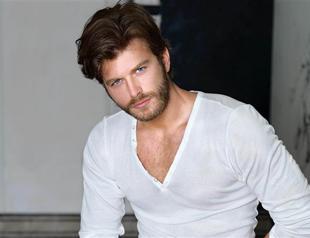 Turkish stars Tatlıtuğ and Öden visit Dubai