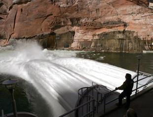 Iran cancels $2 billion dam contract with China: reports