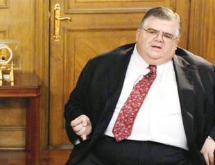 Mexico can fight crisis better now, banker says