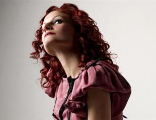 Turkeys state channel warns Lebanese singer to dress appropriately