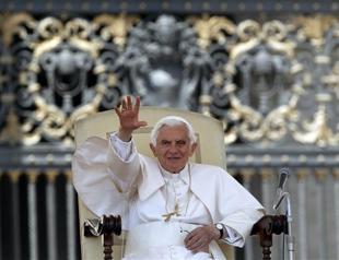 Pope breaks silence over Vatileaks scandal