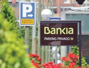 European shares fall in shadow of Greece, Spain