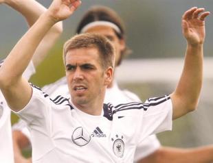 German Euro 2012 team to visit Auschwitz