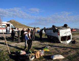 Five killed as minibus driver suffers heart attack, flies off cliff