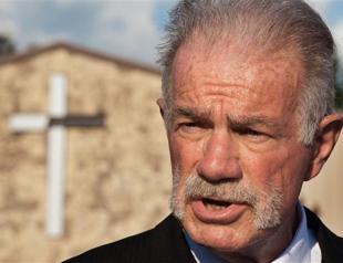 US pastor burns Quran to urge Iran clergyman release