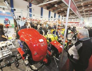 Turkeys foreign trade deficit narrows by 25 percent