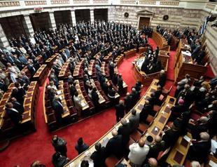 Far-right Greek MPs stage anti-Turkish stance during oaths