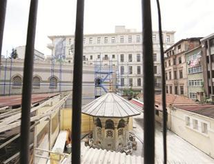 Who was Hüseyin Ağa, the Ottoman who built Ağa Cami