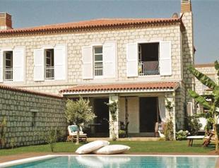 Foreigners can now buy more Turkish land