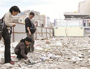 Miyazaki’s family arrive in quake town