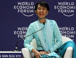 Myanmars Suu Kyi says shes too busy for Facebook