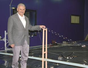 Planned İzmit bridge tested in wind tunnel