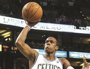 Rajon Rondo leads Celtics to finals in Eastern Conference