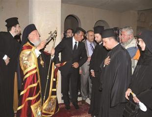 Bartholomew conducts mass in Cappadocia