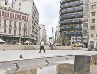 Paris sends cold message to Athens