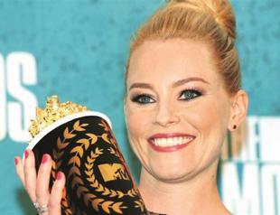 ‘Hunger Games’ leads MTV movie awards with four prizes