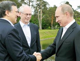 EU presses Russia on Syria amid fresh clashes