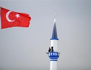 Turkey says over 2,000 Syrians flee in 3 days