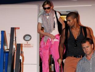 Madonna arrives in Istanbul with 200 person entourage