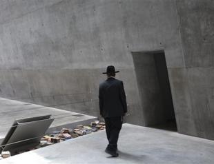 Pro-Hitler graffiti found at Israels Holocaust museum