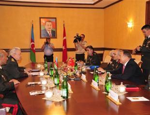 Turkish General visits Baku amid violence