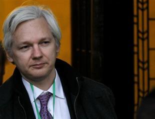 Julian Assange asks top UK court to reopen case