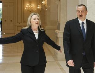 Clinton visits Azerbaijan amid border clashes