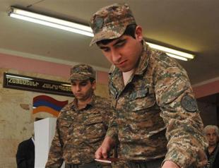 Azerbaijanis kill Armenian soldier in Karabakh: reports