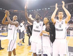 Beşiktaş routs Efes to get closer to title