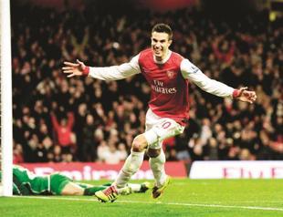Arsenal superstar Van Persie named player of the year in Premier League
