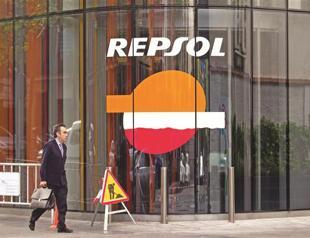 Repsol oil firms on Argentinian seizure