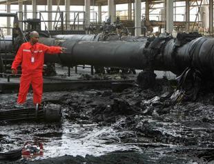 China hosts South Sudan president as oil dispute rages