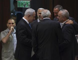 Israel PM in surprise coalition deal, cancels vote
