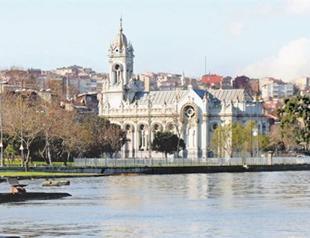 Bulgarian-Turks get foundation properties back