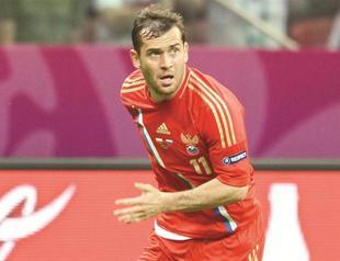 Russia looks to seal last eight slot