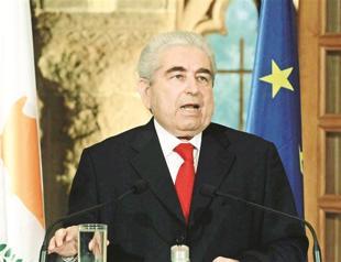 Christofias eyes ports for new EU chapters